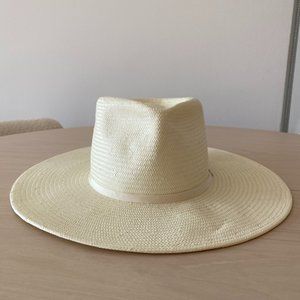 White Straw Rancher Hat